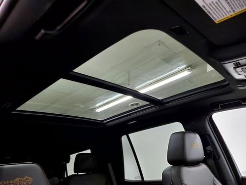 Used 2022 Chevrolet Tahoe High Country image 23