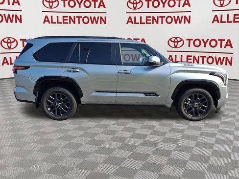 Used 2024 Toyota Sequoia Platinum AWD/4WD image 10