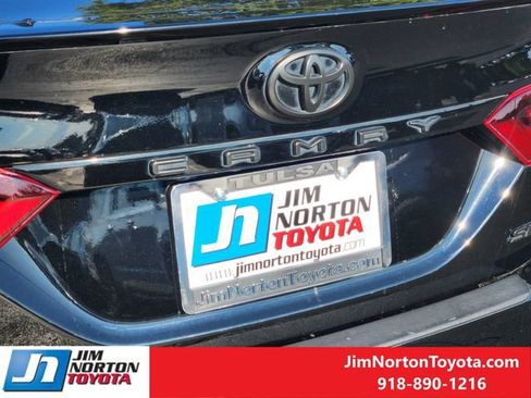 Used 2023 Toyota Camry SE FWD image 11