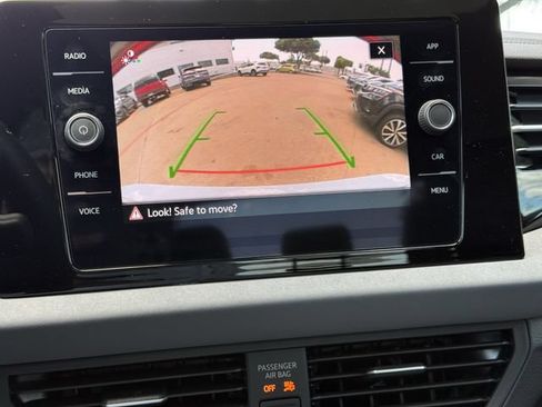 Used 2026 Volkswagen Jetta SE FWD image 15