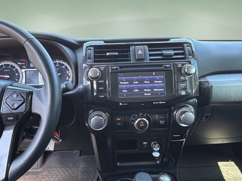 Used 2017 Toyota 4Runner TRD Off-Road AWD/4WD image 11