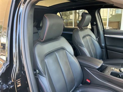 Used 2024 Jeep Wagoneer Launch Edition image 23