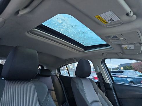 Used 2016 MAZDA MAZDA3 i Touring w/ Popular Equipment Package image 11