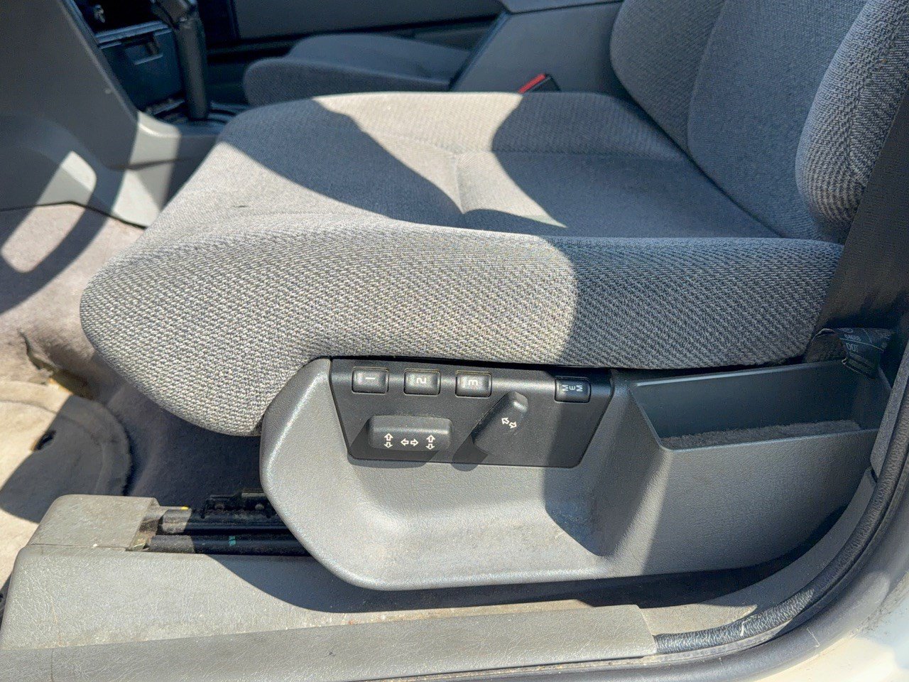 Used 1994 Volvo 940 Sedan RWD image 16