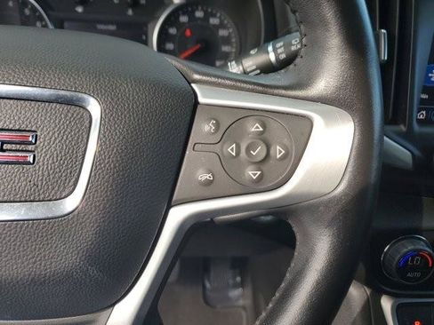 Used 2022 GMC Terrain SLT w/ Tech Package FWD image 29