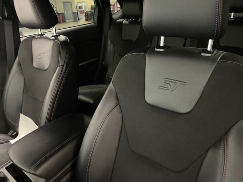 Used 2024 Ford Edge ST w/ Equipment Group 401A image 26