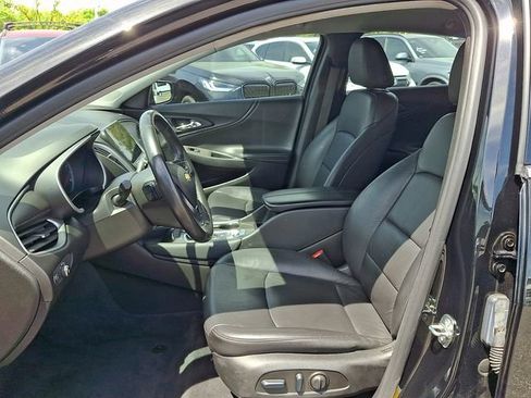 Used 2022 Chevrolet Malibu LT w/ Leather Package FWD image 10