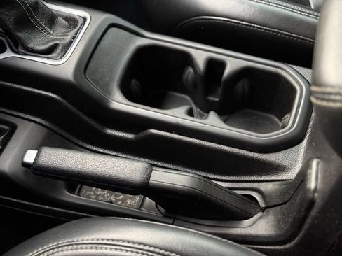 Used 2021 Jeep Gladiator Overland image 42