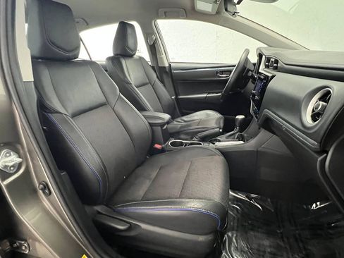 Used 2017 Toyota Corolla SE FWD image 12