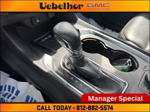 Used 2023 Chevrolet Traverse LT AWD/4WD image 36