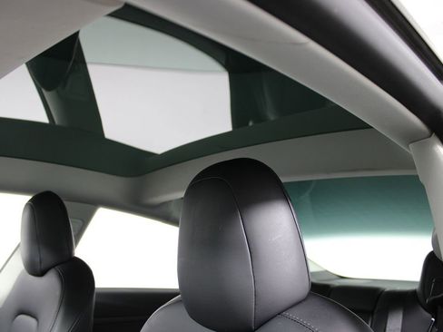 Used 2023 Tesla Model 3 Performance image 24