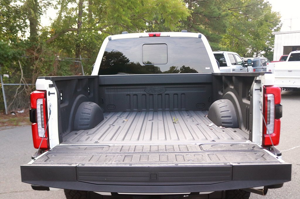 Used 2025 Ford F250 Platinum w/ Tremor Off-Road Package AWD/4WD image 9