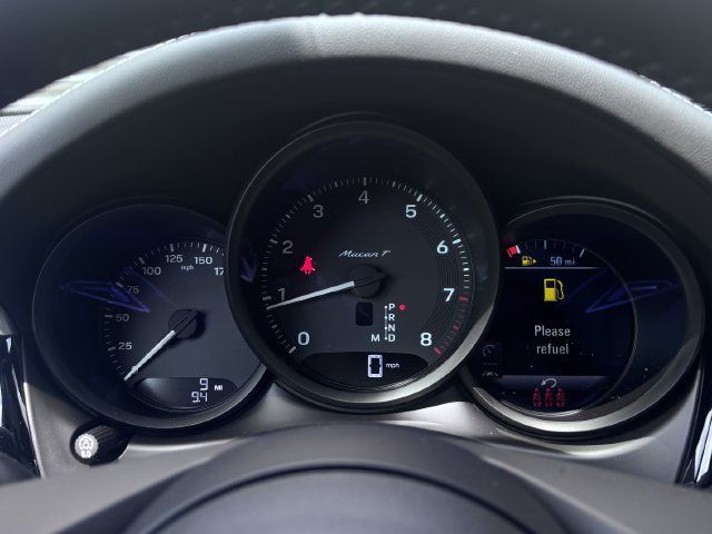 Certified 2026 Porsche Macan Turbo AWD/4WD image 18