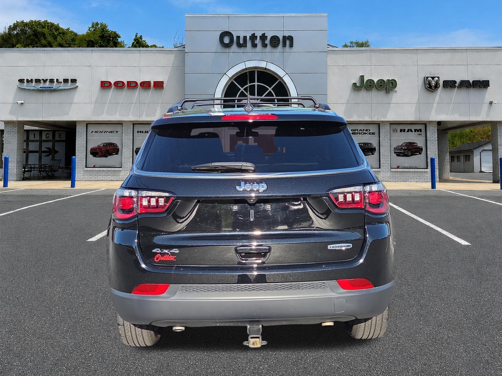 Certified 2024 Jeep Compass Latitude AWD/4WD image 5