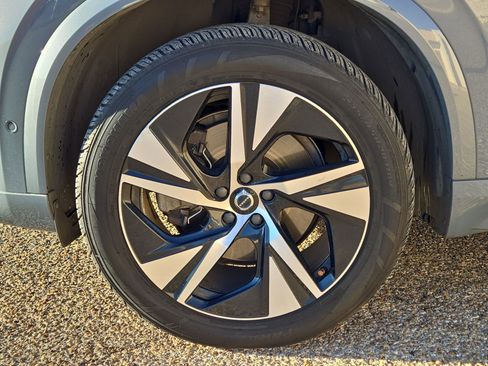 Used 2020 Volvo XC90 T6 R-Design image 11