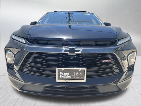 Used 2023 Chevrolet Blazer RS w/ Driver Confidence II Package FWD image 2