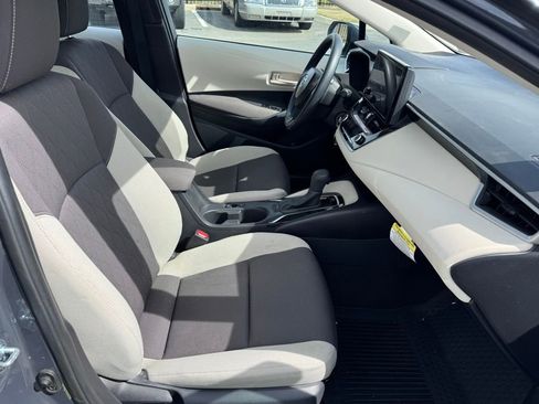 Used 2025 Toyota Corolla LE image 24