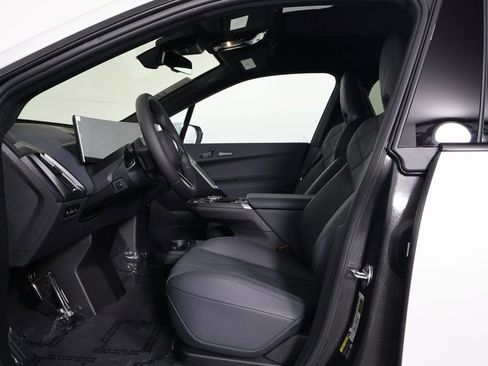 New 2026 BMW iX xDrive60 w/ M Sport Package image 5