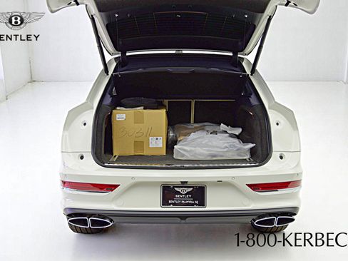 New 2025 Bentley Bentayga Plug-In Hybrid image 48