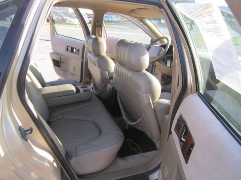 Used 1996 Chevrolet Caprice Classic RWD image 11