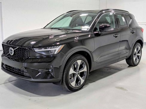 Used 2026 Volvo XC40 B5 Plus w/ Protection Package Premier AWD/4WD image 1