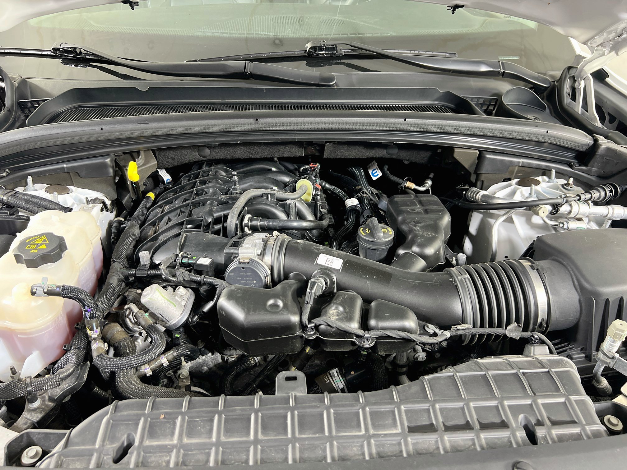 Used 2023 Jeep Grand Cherokee Limited AWD/4WD image 30