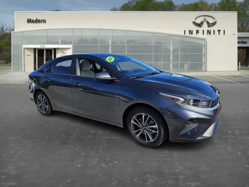 Used 2023 Kia Forte LXS w/ LXS Technology Package image 2