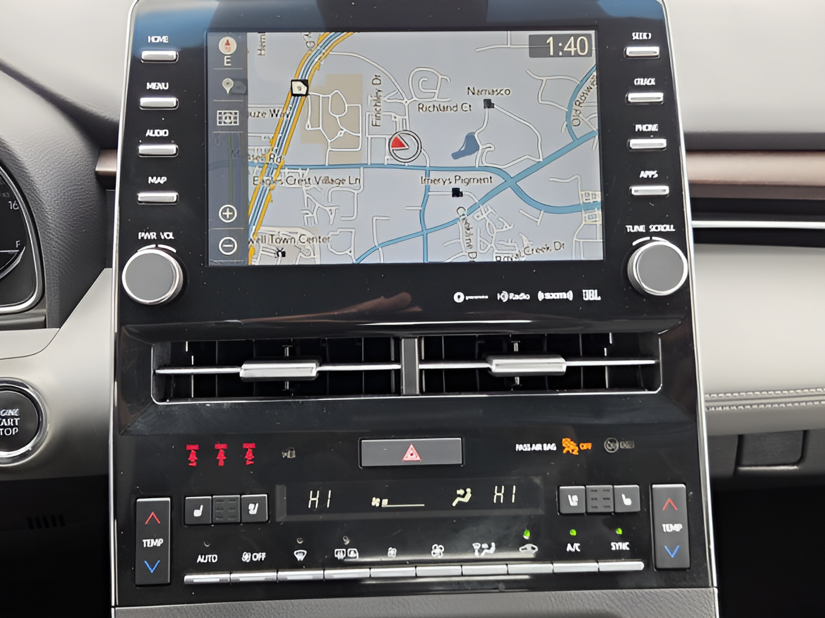 Used 2020 Toyota Avalon Limited FWD image 16