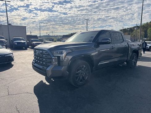 Used 2022 Toyota Tundra Platinum w/ Advanced Package image 10