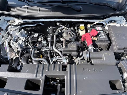 Used 2025 Nissan Kicks SR FWD image 25