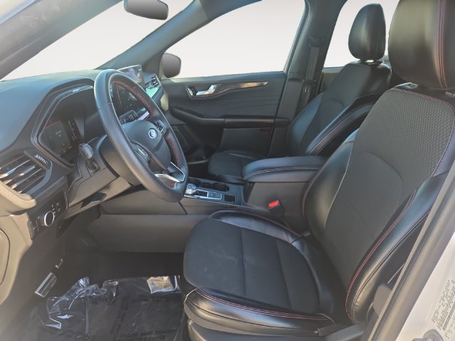 Used 2023 Ford Escape ST-Line w/ Tech Pack #1 FWD image 9