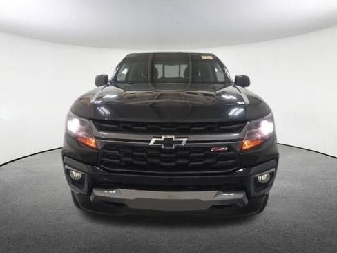 Used 2022 Chevrolet Colorado Z71 AWD/4WD image 2
