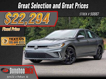 Used 2025 Volkswagen Jetta SE w/ Sunroof Package
