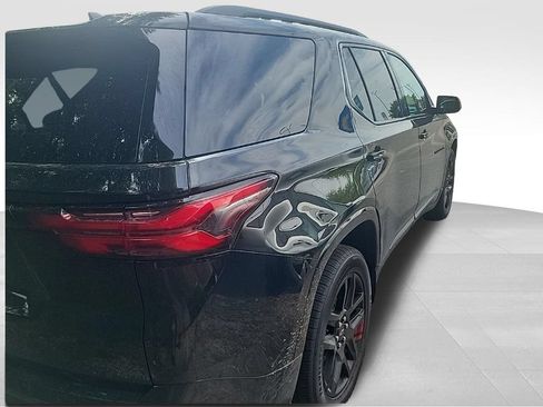 Used 2023 Chevrolet Traverse Premier w/ Redline Edition FWD image 3