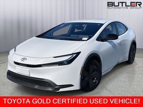 Certified 2025 Toyota Prius LE image 1