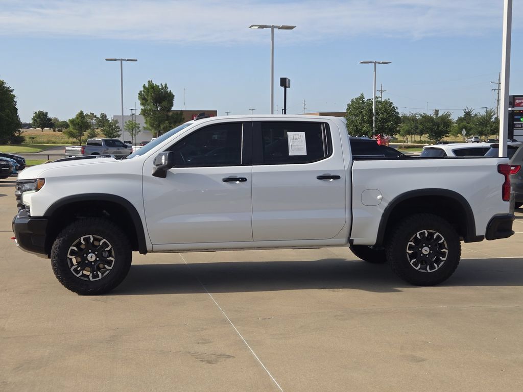 Used 2024 Chevrolet Silverado 1500 ZR2 w/ Technology Package AWD/4WD image 4