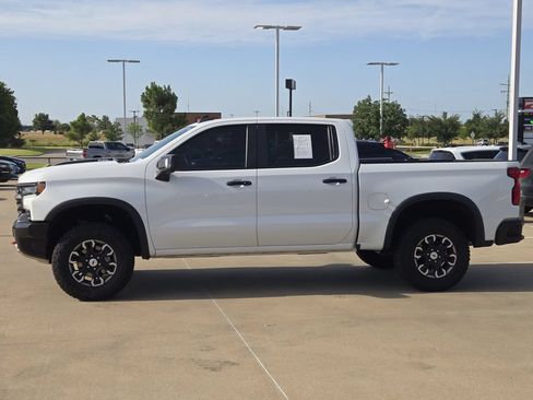 Used 2024 Chevrolet Silverado 1500 ZR2 w/ Technology Package AWD/4WD image 4
