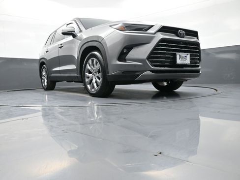 Certified 2025 Toyota Grand Highlander AWD Hybrid image 30