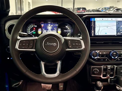 Used 2024 Jeep Wrangler Unlimited Sahara w/ Technology Group image 16