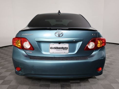 Used 2010 Toyota Corolla LE image 3