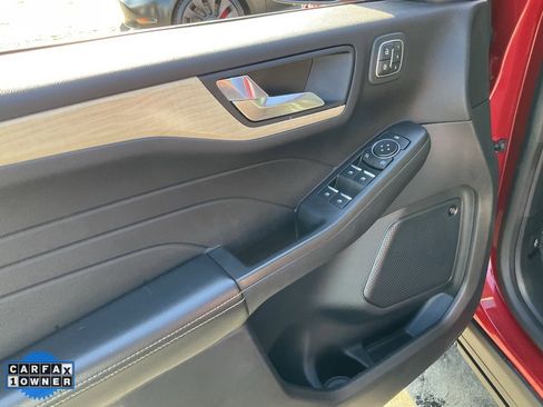 Used 2021 Ford Escape Titanium w/ Titanium Elite Package image 24