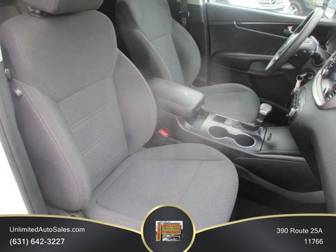 Used 2020 Kia Sorento FWD V6 image 7