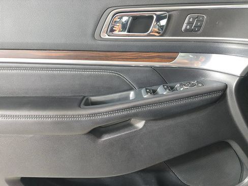 Used 2016 Ford Explorer Limited w/ Equipment Group 301A FWD image 23