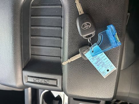 Used 2019 Toyota Tundra SR5 image 10