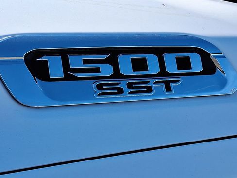 Used 2025 RAM 1500 Laramie image 34