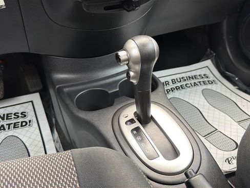 Used 2016 Nissan Versa SV FWD image 22