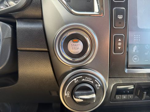 Used 2017 Nissan Titan Platinum Reserve AWD/4WD image 22