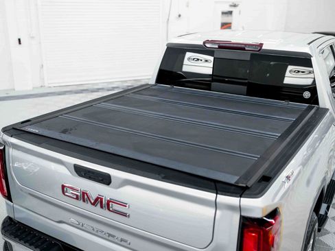 Used 2022 GMC Sierra 1500 SLT w/ SLT Premium Plus Package AWD/4WD image 34