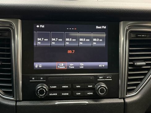 Used 2018 Porsche Macan S image 29