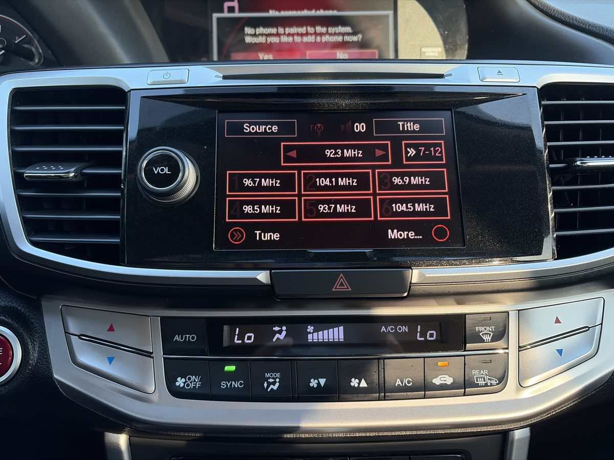 Used 2015 Honda Accord EX-L image 35